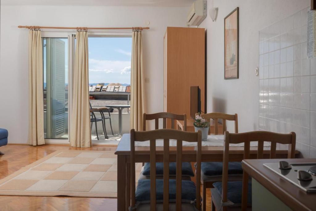Apartmani Vela Tucepi Exterior photo