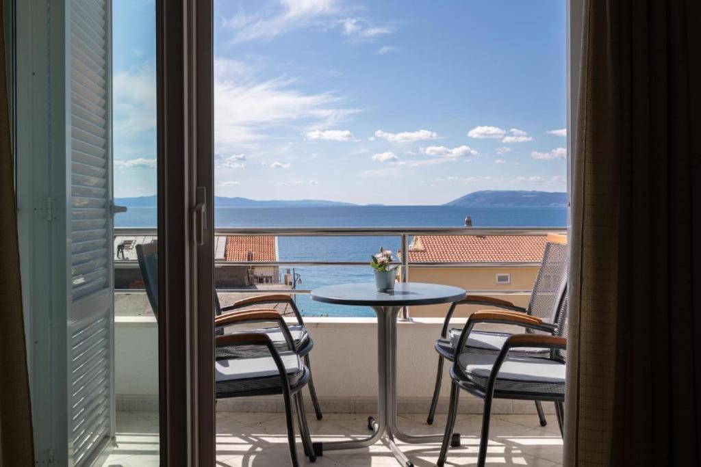 Apartmani Vela Tucepi Exterior photo